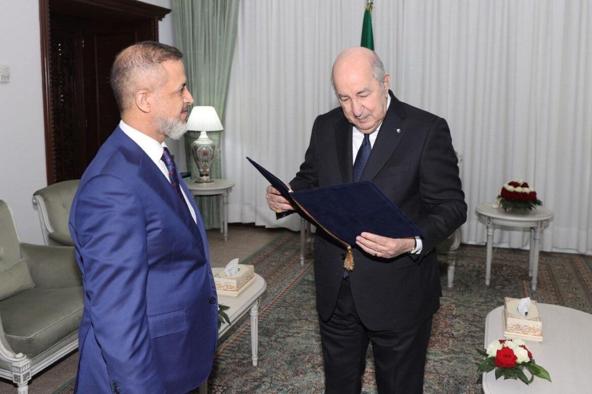 الرئيس الجزائري يتسلم دعوة رسمية لحضور مؤتمر القمة العربية في بغداد