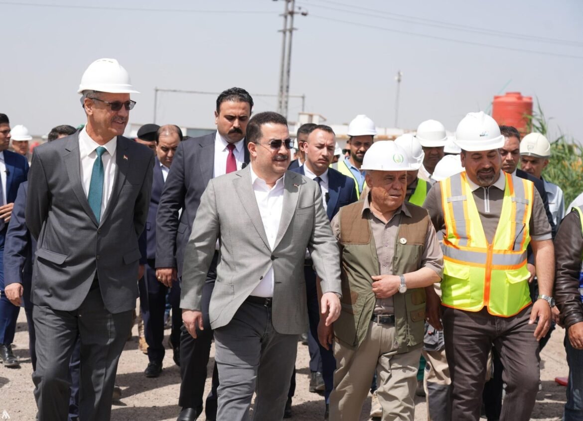 رئيس الوزراء يتابع ميدانياً مشروع مد أنبوب نقل الغاز من المحمودية إلى بسماية