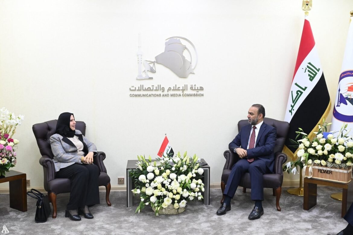 ابورغيف والبجاري يبحثان التشريعات المتعلقة بقطاع الاتصالات