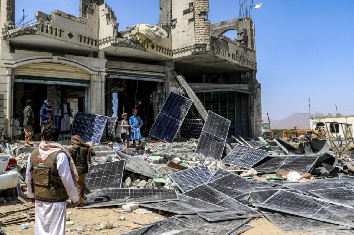 الغارات الأميركية على الحوثيين تحصد 8 قتلى و16 جريحا