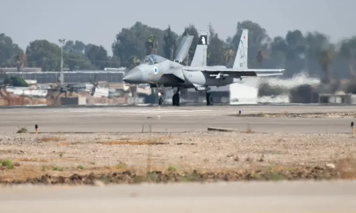 معلومات أمريكية تشير إلى تجهيز إسرائيل لضربة على منشآت نووية إيرانية