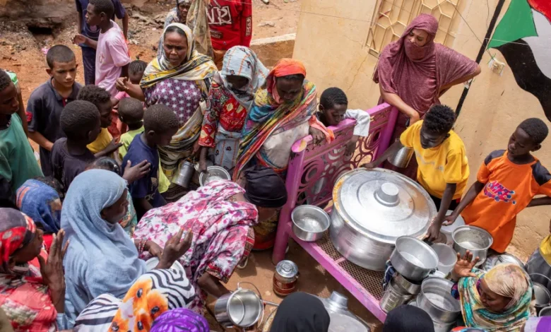 نشطاء: مقتل العشرات في ضربة جوية للجيش السوداني في دارفور