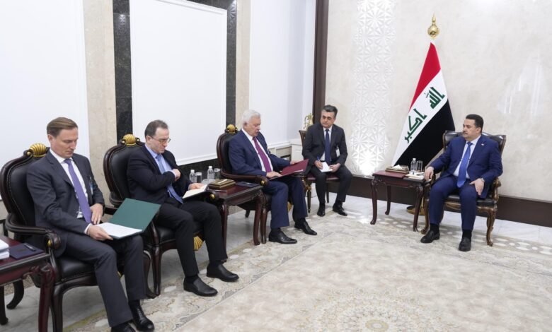 رئيس الوزراء يؤكد ضرورة الإسراع في إنجاز المشاريع المتعلقة بحقلي غرب القرنة واريدو