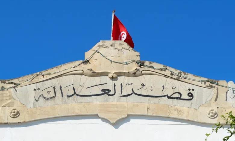 قاض تونسي يصدر قرارا بسجن المحامي البارز أحمد صواب
