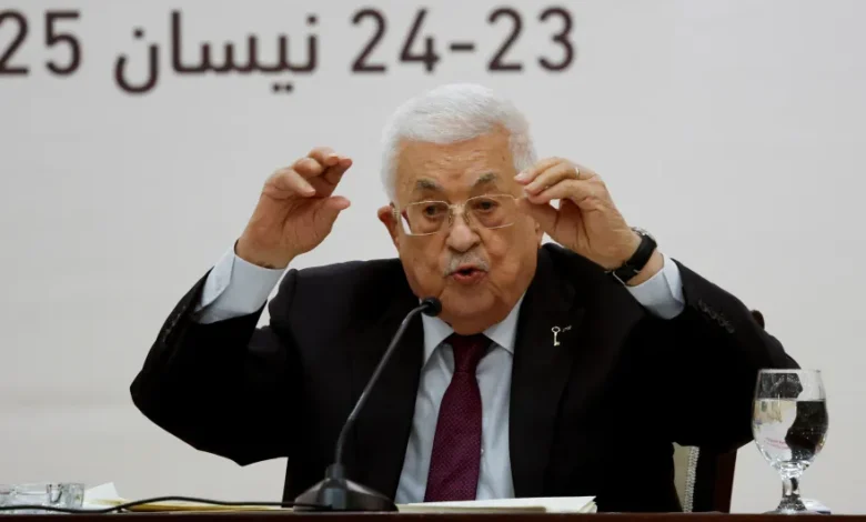 الرئيس الفلسطيني يطالب حماس بتسليم سلاحها للسلطة