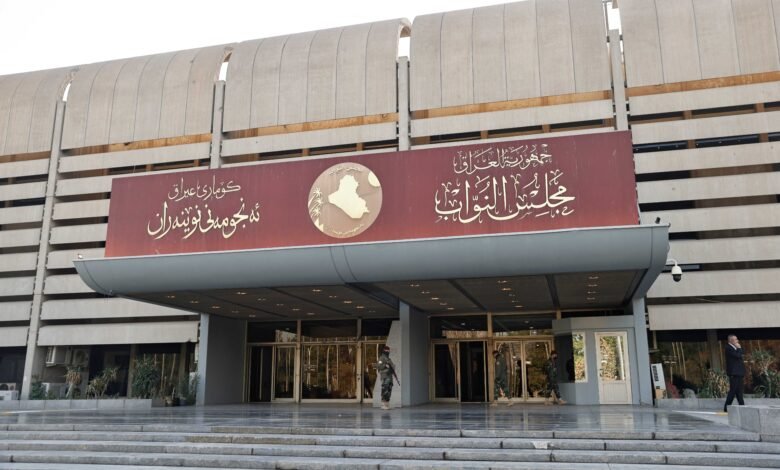 الصحة النيابية تحدد موعد التصويت على قانوني مكافحة التدخين والتدرج الطبي