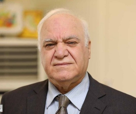 مستشار حكومي: استراتيجية البنك المركزي أسهمت في تراجع الطلب على الدولار بالسوق الموازية